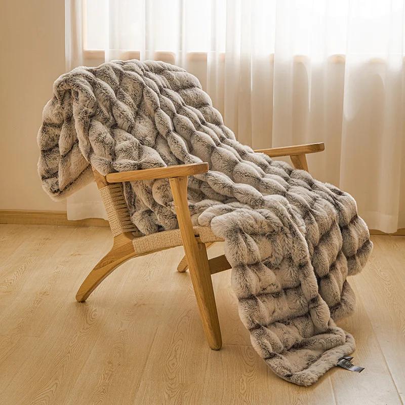Class A Rabbit Fleece Blanket Quilt Winter Thickened Milk Fleece Office Nap Sofa Blanket Comfortable, Can Be Covered At Any Time
