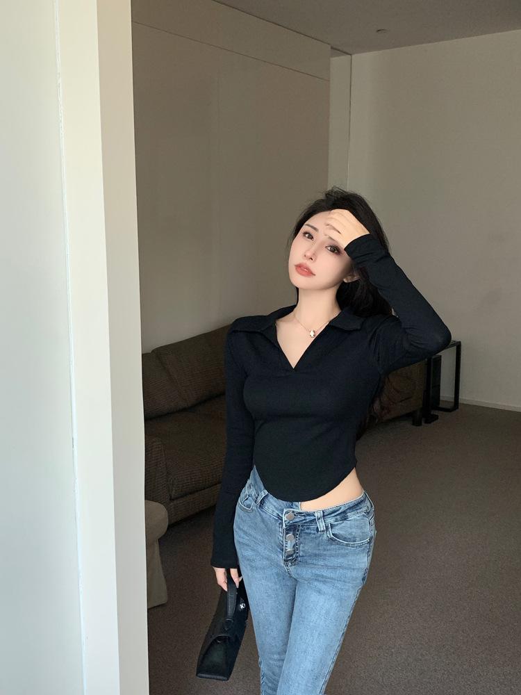 Curved V-Neck Long Sleeve Slim Fit Women's Korean Top – Sweet & Spicy Trendy Style