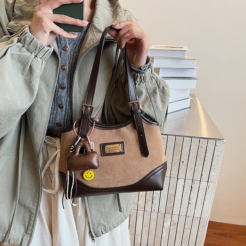 Large capacity bag women's autumn and winter 2025 new matte retro shoulder armpit bag casual work commuter tote bag