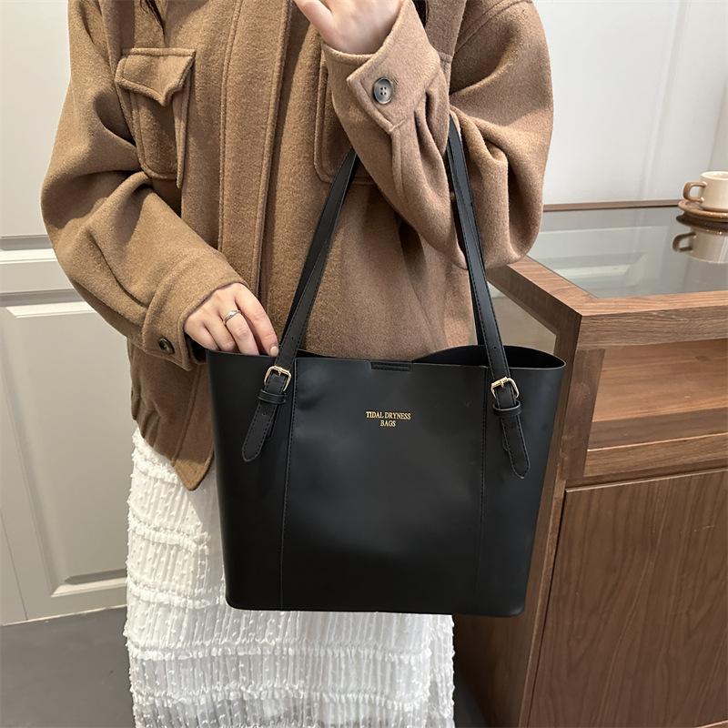 Atmospheric Commuter Bag Women's Foreign Style Large Capacity Autumn and Winter New Retro Women's Bag Simple Shoulder Portable Tote Bag