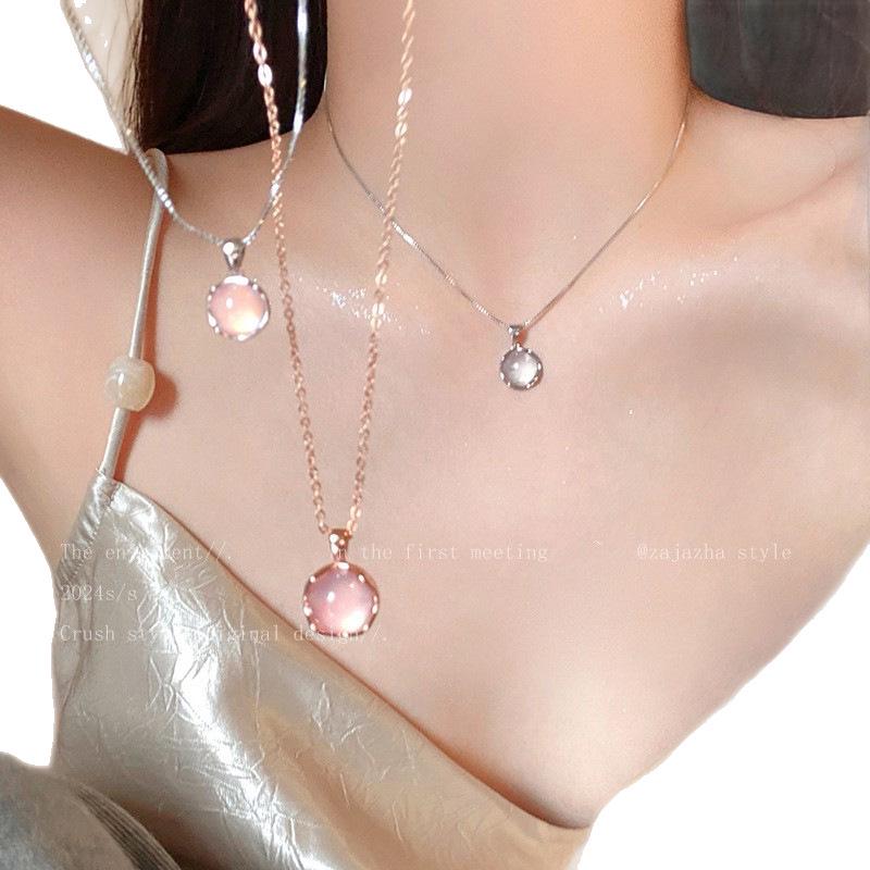 2025 Exquisite Women's Cat's Eye Pendant Necklace - Light Luxury Clavicle Chain
