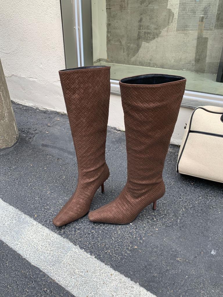 2025 autumn and winter new fashionable retro simple square head high-heeled boots simple wind fine high-heeled long boots but knee boots