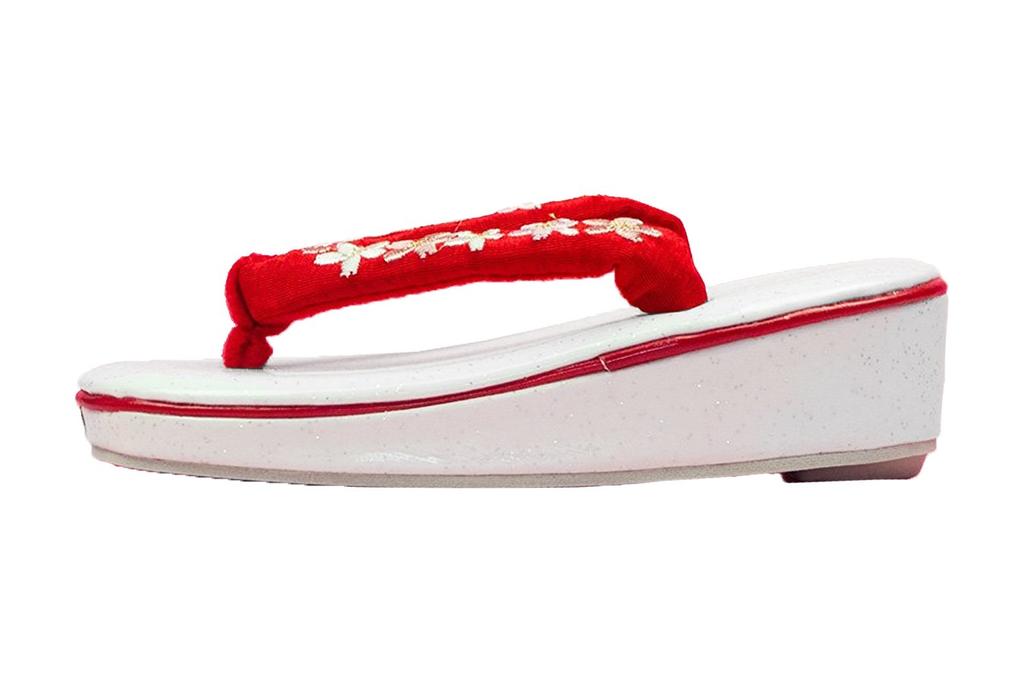 Sandals for for with cherry blossom embroidery and heel for girls [Kyoetsu] Shichigosan, 3-year-olds, fasteners, (11-A red)