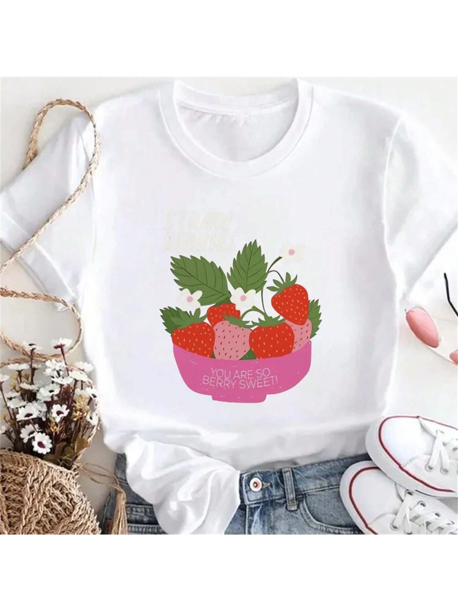 Cute Beach Style Summer New Sweet Strawberry Print Pattern Fashionable Wounisex s Cartoon Print Casual Versatile White Top T-Shirt S разноцветный