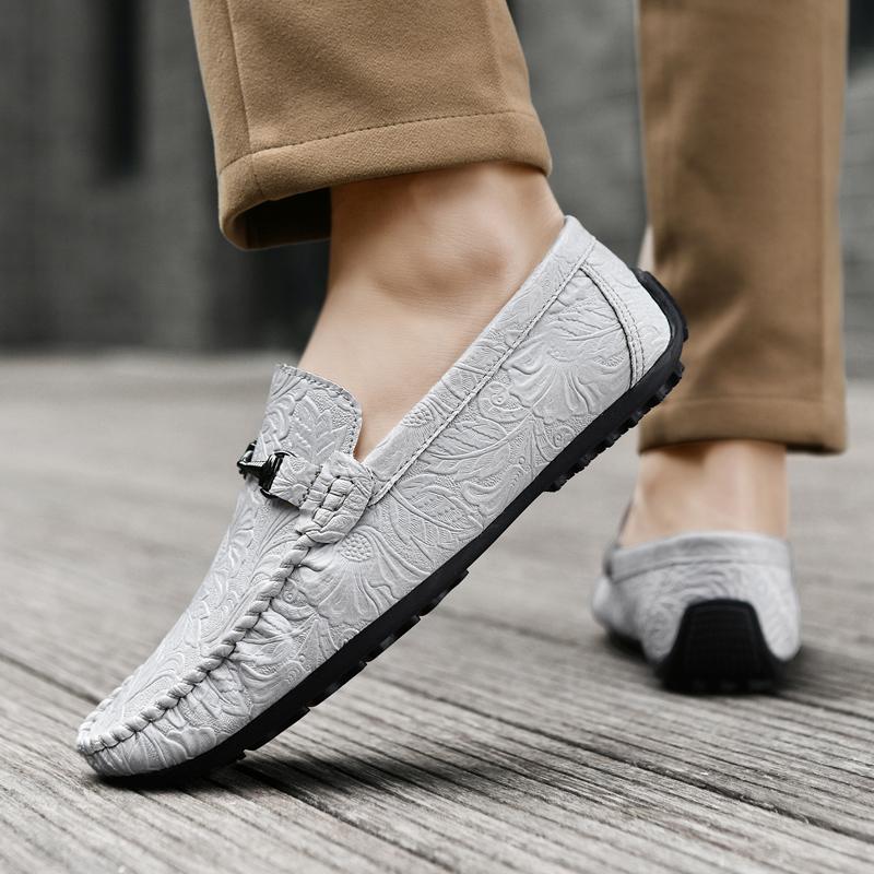 2025 Designer Penny Loafers Herren Freizeitschuhe Leichtgewichtige Weiche Leder Herren Mokassins Atmungsaktive Slipper Herren Fahrschuhe