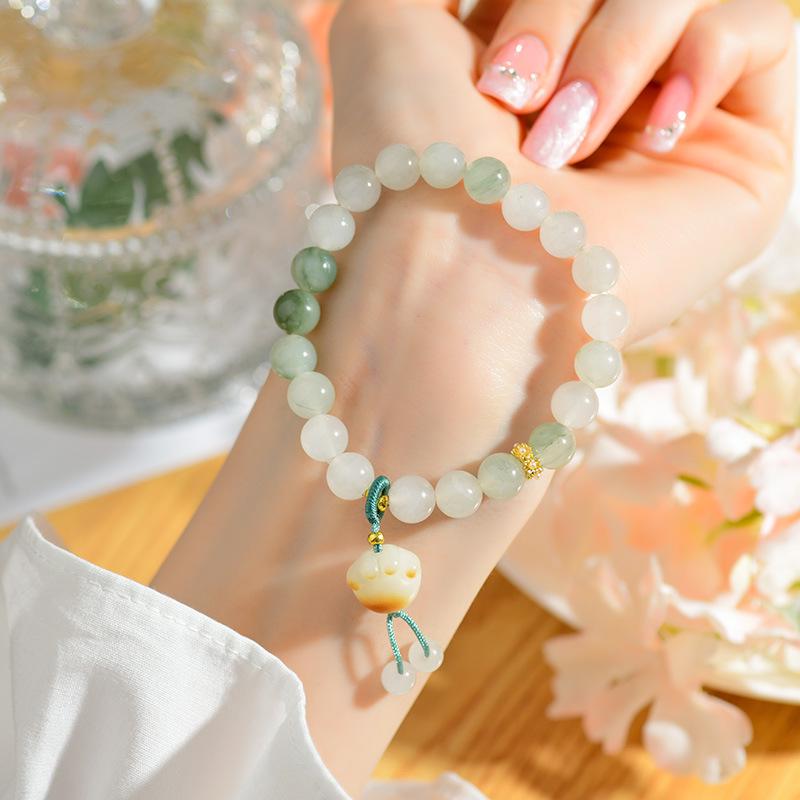 

Tianshan Jade Bead Bracelet with Charcoal Fired Cat Paw Pendant - Chinese Style Souvenir