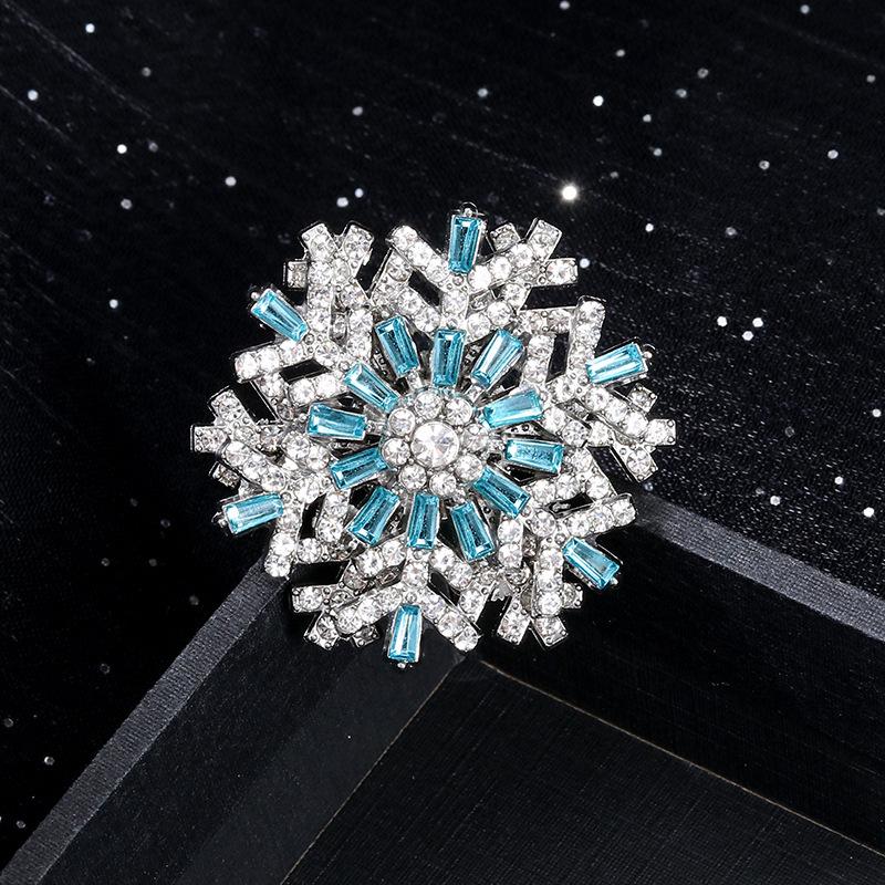 Rotatable Crystal Snowflake Brooch - Women's Elegant Corsage Accessory