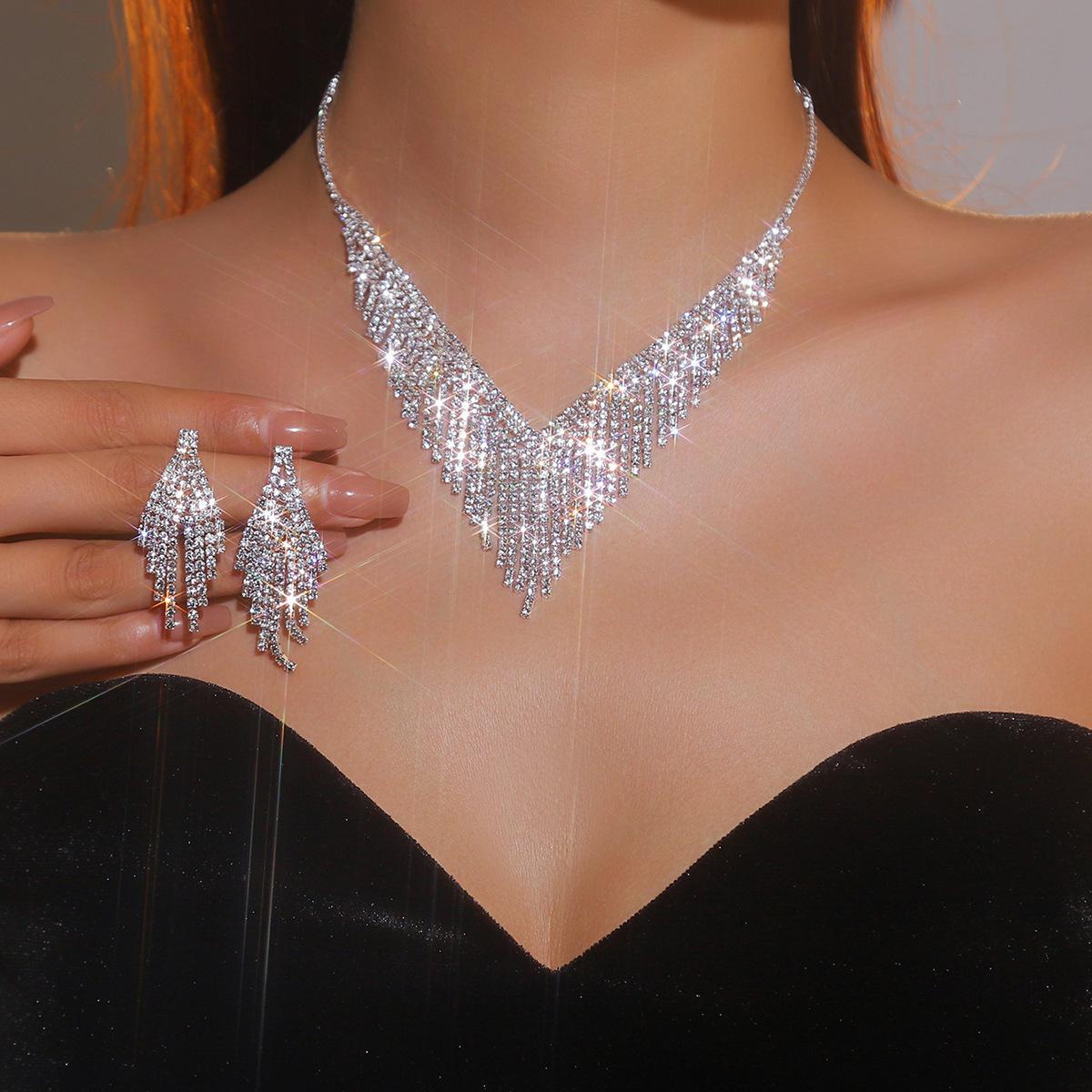 

Популярный комплект колье и серег с бахромой из блестящих стразов, модная бижутерия для тяжелой промышленности, свадебный ювелирный набор