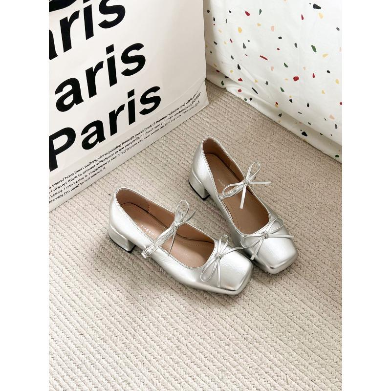 Temperament round head bow word with Mary Jane shoes women's spring light mouth thick heel single shoes silver small leather shoes