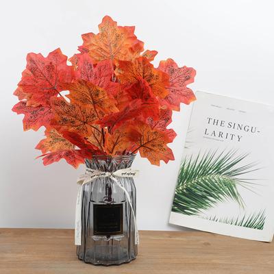 Artificial Plants Red Maple Leaves Small Bunches of Autumn Color Halloween Decoration Home Fake Flower Bouquet Arrangement
