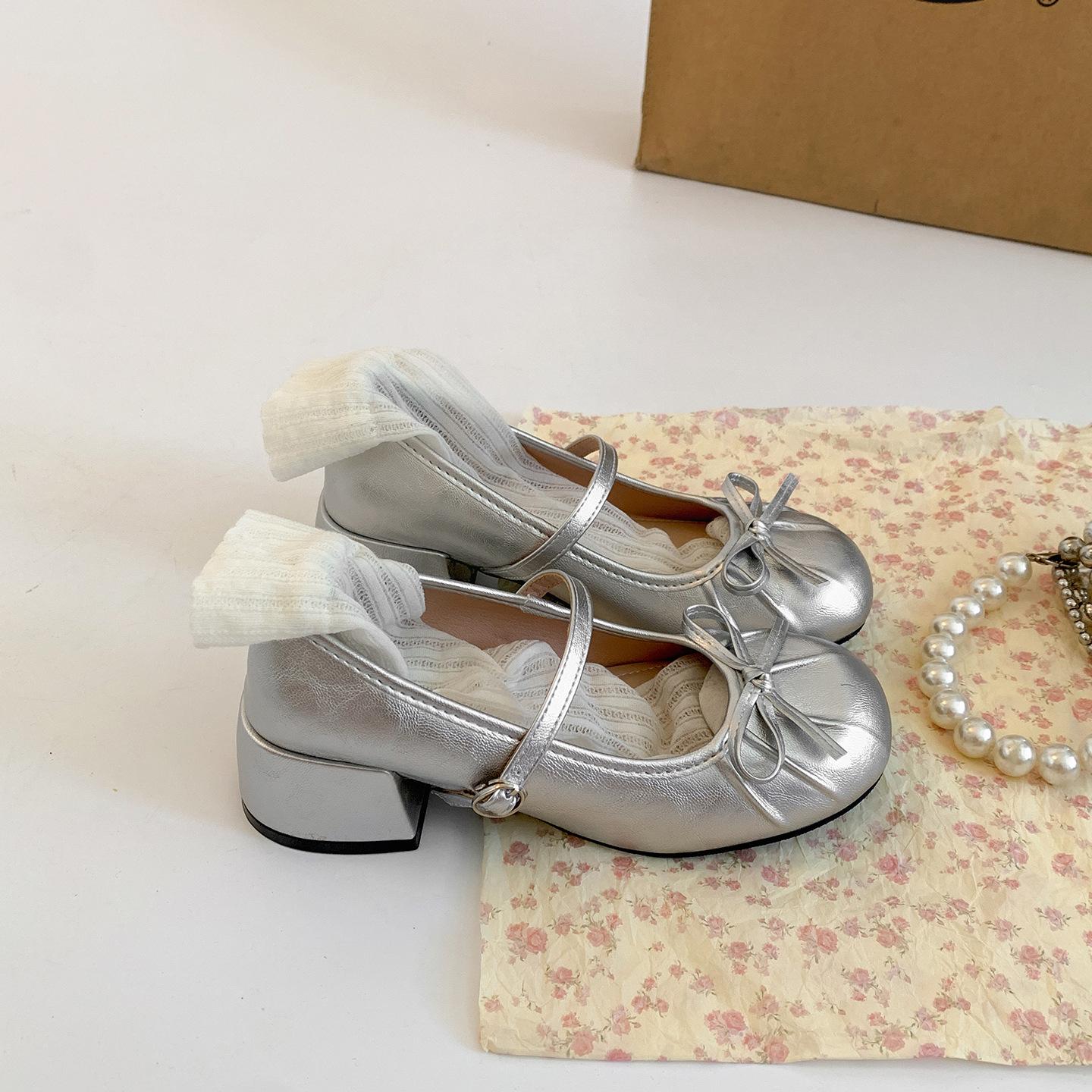 

Silver high-end British style thick heel light mouth single shoes women s 2025 new summer skirt versatile Mary Jane shoes 39 серебряный