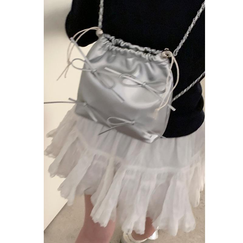 

Рюкзак нишевого дизайна, Модный маленький рюкзак с цепочкой, Дорожная сумка для прогулок small серебряный