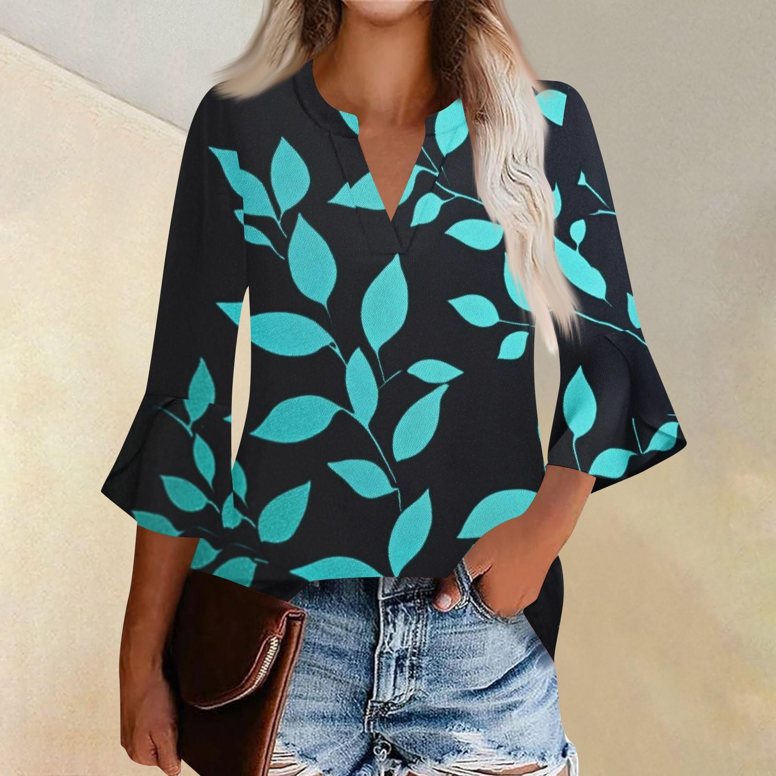 

Женский топ с оборками на шее и рукавами три четверти с растительным принтом S бежевый