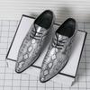 Scarpe Derby Elevator a Punta in Pelle Verniciata Effetto Serpente Nuove alla Moda per Uomo Marca Designer Casual Ritorno a Casa Matrimonio Calzature Formali