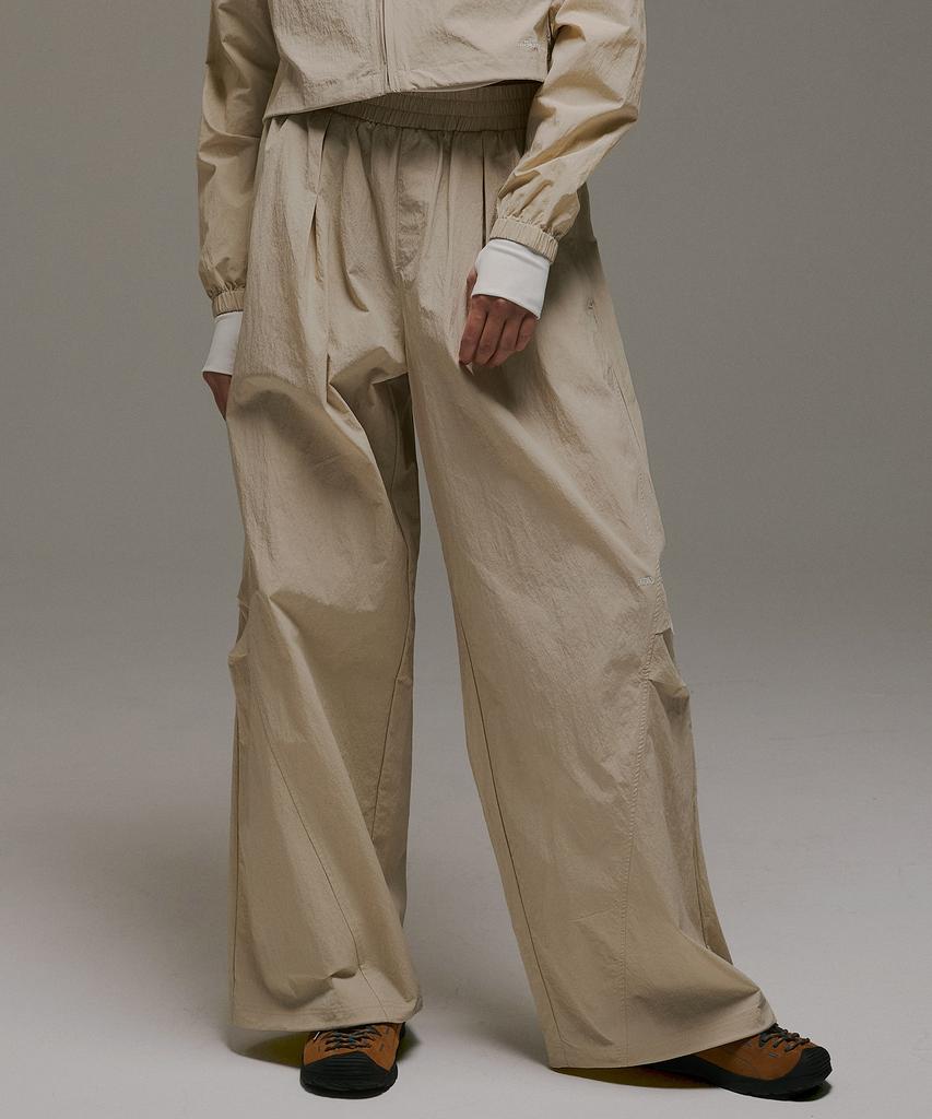 Empebeu Cutline Knee Double-Pleat Pants Beige