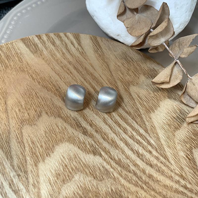 Wire-shaped Small Ball Metal Stud Earrings, Simple and Versatile, Suitable for All Occasions. Cool Style Earrings. Earring Set.