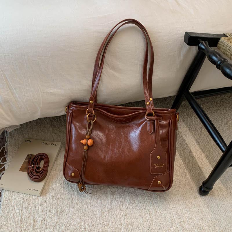 

2025 осень новая модная повседневная сумка-тоут женская большой вместимости ретро текстура сумка для поездок на работу сумка через плечо женская