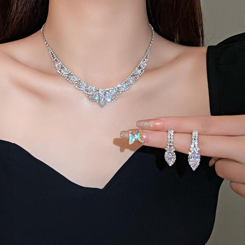 Water Drop Inlaid Rhinestone Earrings Necklace Set Light Luxury Fashion Pendant Necklaces Wedding Bride Jewelry Sets for Women