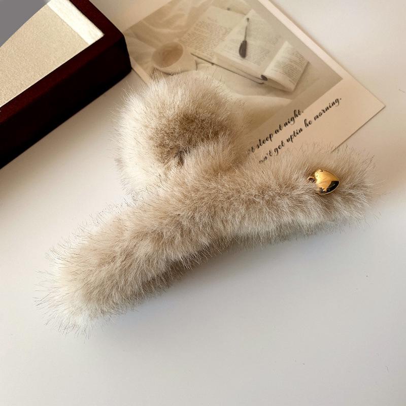 Extra Large Faux Mink Plush Hair Clip: Elegant Autumn/Winter Versatile Shark Claw for Hair