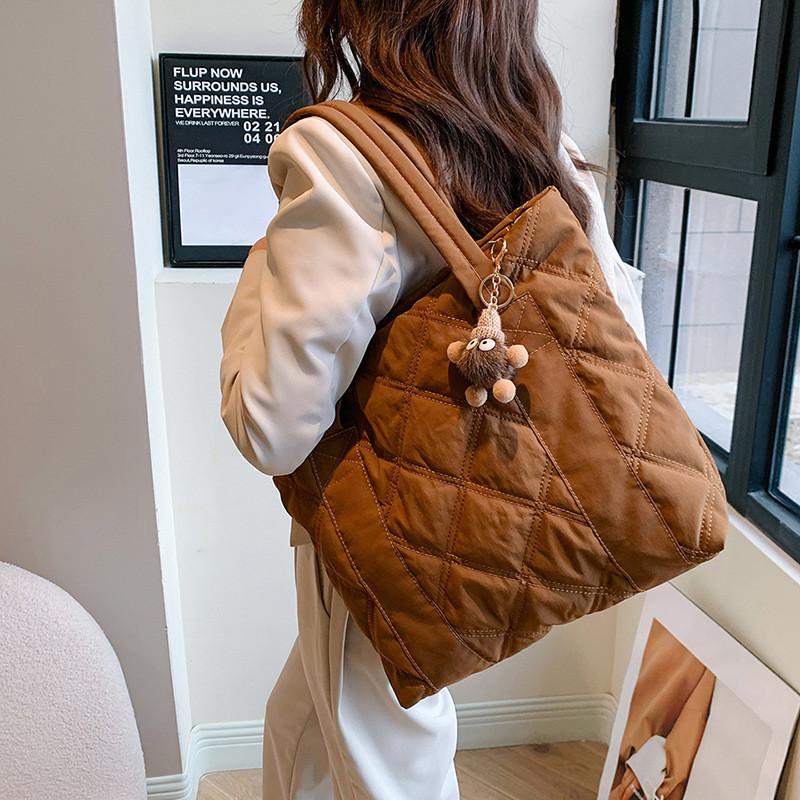 2024 New Style Fashionable Embroidered Pendant Large Capacity Commuter Casual Shoulder Tote Bag Women Street Trend