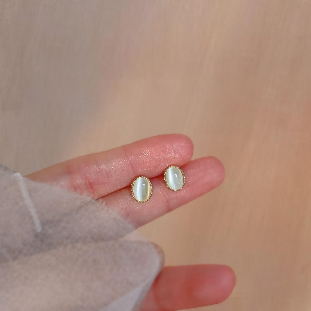 Natural Stone Stud Earrings for Women, Simple and Stylish.