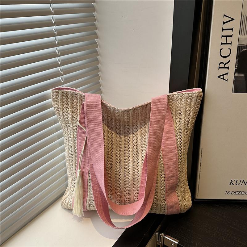 

Трендовая сумка подмышку на плечо летняя новая для通勤 красивая плетеная сумка-тоут большой вместимости розовый