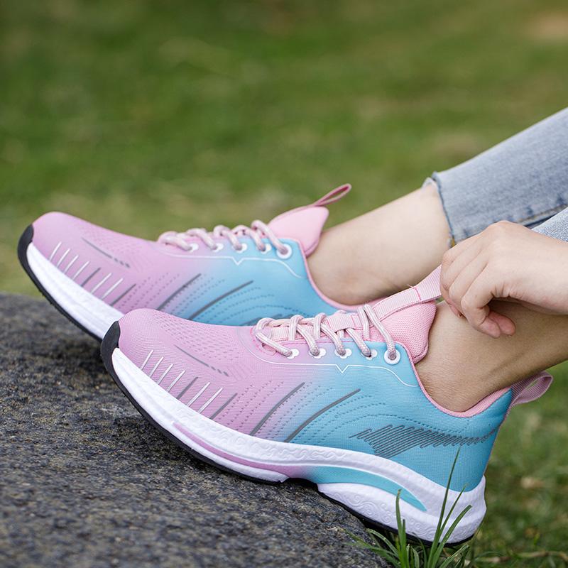 Fashion Spring Mesh Safety Shoes Women Breathable Lightweight Sports Non-slip Steel Toe Work Shoes Protective Safety Work Sneakers Woman