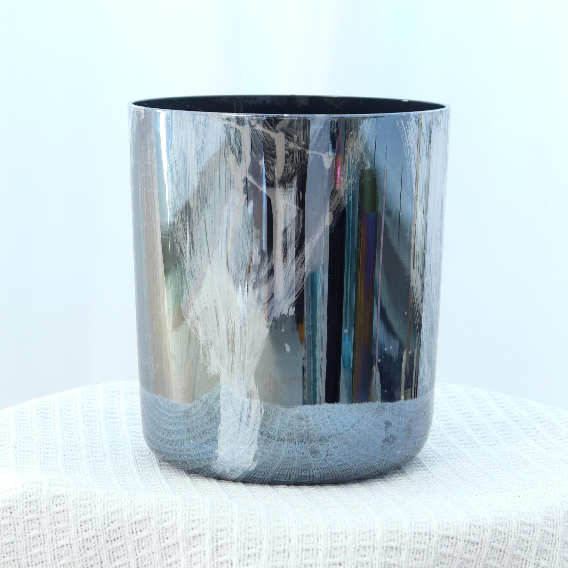 

Handcrafted Black & White Crystal Bowl: Luxurious Design for Healing, Meditation, and Relaxation 6-inch