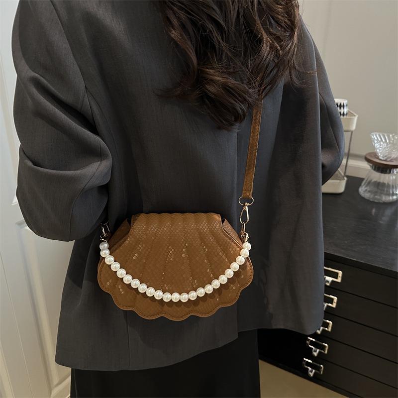 Beautiful Trend Personalized Women's Summer New Fashion Simple Indentation Commuter Pearl Crossbody Shoulder Shell Bag