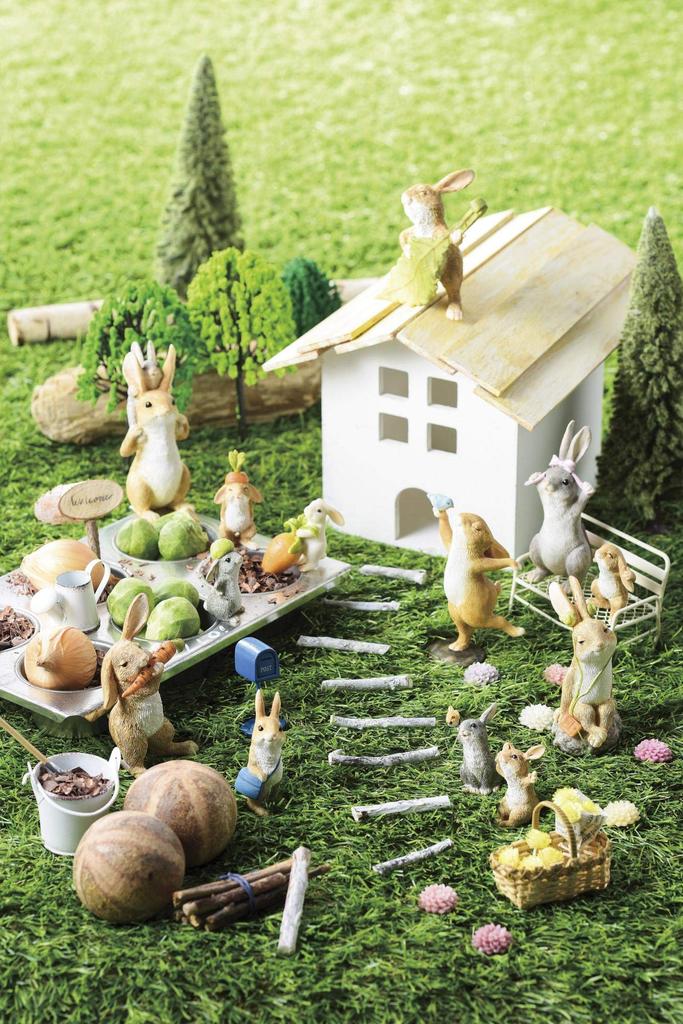 Matsuno Hobby Cute Animal Mascot Figurine, Rabbit and Carrot, H3.5 X W5.5 X D2.5cm (Gardening & Interior Decor Series) GM-3855