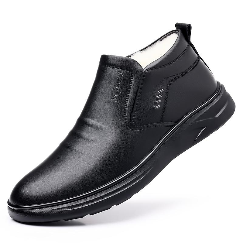 Chaussures d'hiver chaudes en coton pour hommes Nouveau designer Hautes Antidérapantes Cuir Mode Masculine Noir Décontractées Chaussures de Conduite Homme