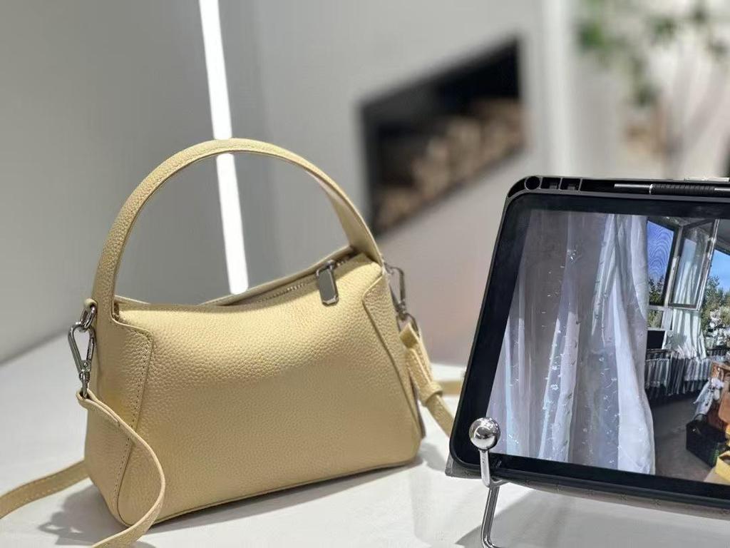 Genuine Leather Women's Versatile Small Square Handbag with High-End Feel and Large Capacity