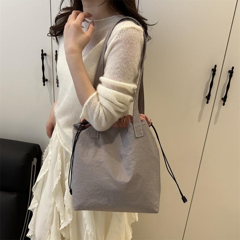 2025 New Fashion Versatile Large Capacity Canvas Bag Women's Simple Casual Shoulder Bag Student Class Commuter Bag