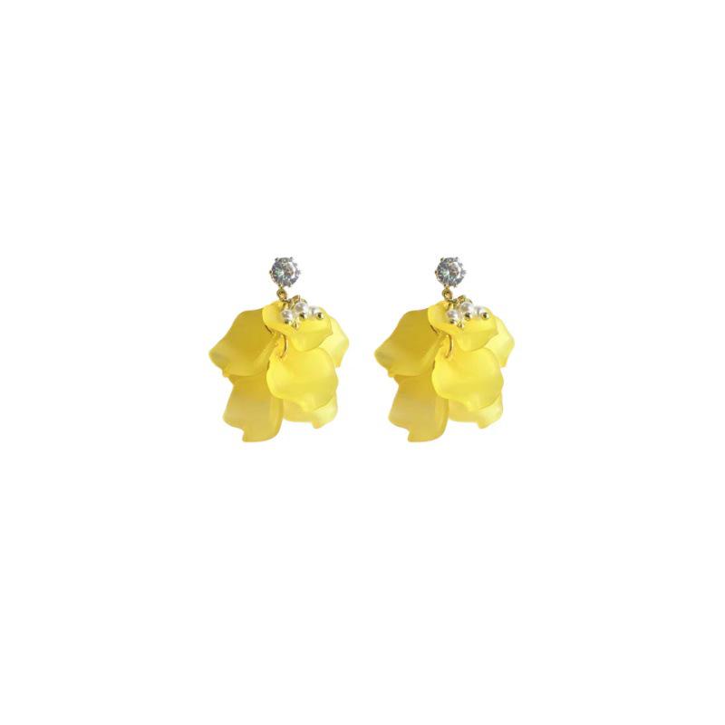 Elegant Hong Kong Style Yellow Petal Stud Earrings: Retro and Versatile Holiday Accessories for Women