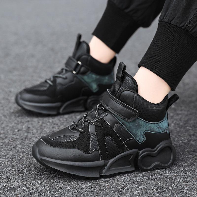 New Sports Shoes 2025 Boys Lightweight Soft Sole Boys Versatile Casual Autumn and Winter Middle and Older Children's Father Shoes