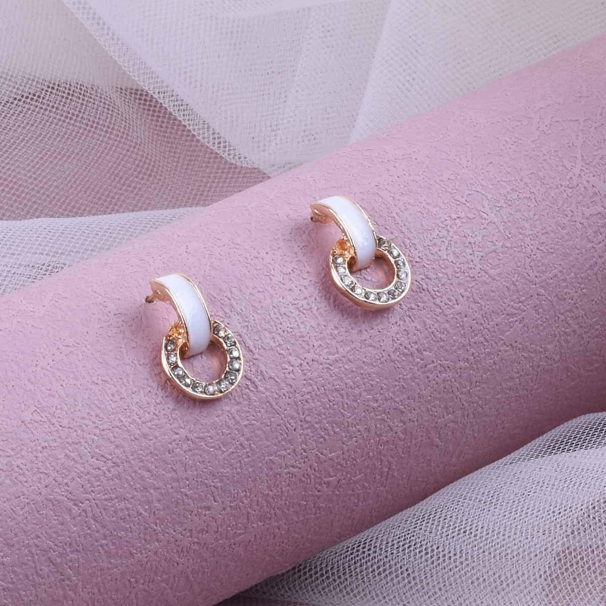 2024 Trendy Elegant Zircon Stud Earrings: Simple, Short, and Personalized Style золотой