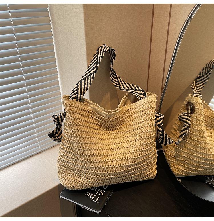 Large Capacity Straw Bag Women's New Seaside Beach Vacation Shoulder Bag Premium Tote Bag