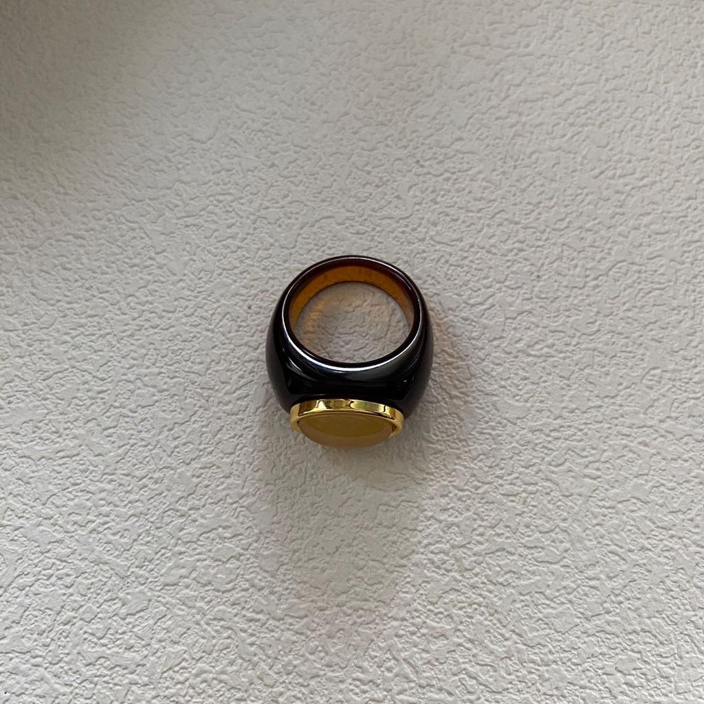 French Romantic Style Niche Design Temperament Blogger With High Sense Ring Retro Simple Resin Brown Ring