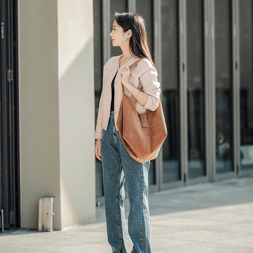 Suin Suede Pomji Shoulder Bag Camel Brown