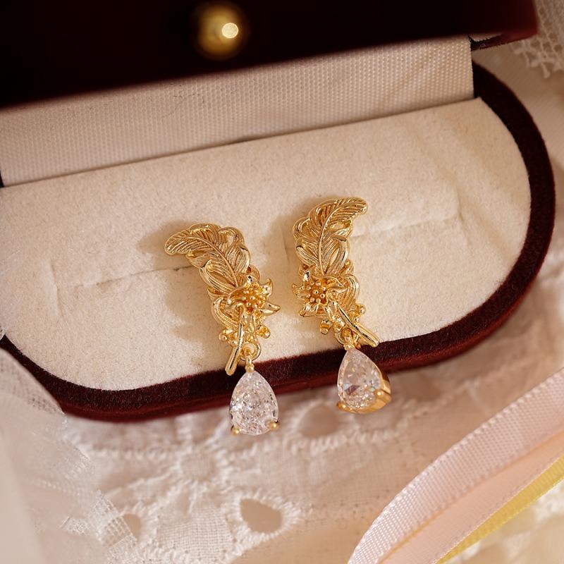 Silver needles full of zirconium feathers butterfly earrings women s new simple design temperament earrings fashion light luxury earrings