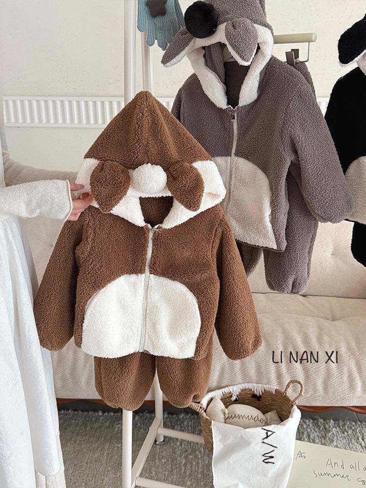 

Детский зимний пижамный комплект 2025: Теплая домашняя одежда для мальчиков на флисовой подкладке с маленьким мишкой 120 cm темный кофе