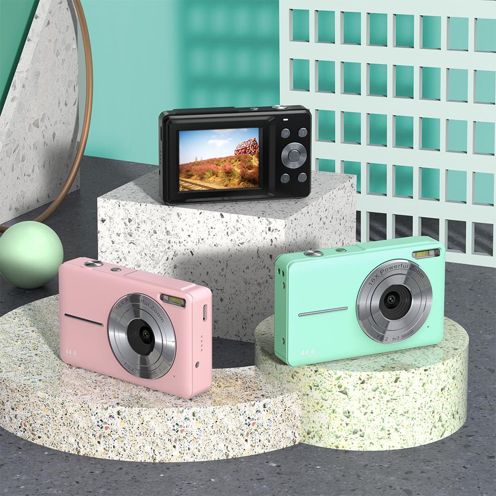 High-Definition Retro-Style Student CCD Camera with Self-Timer