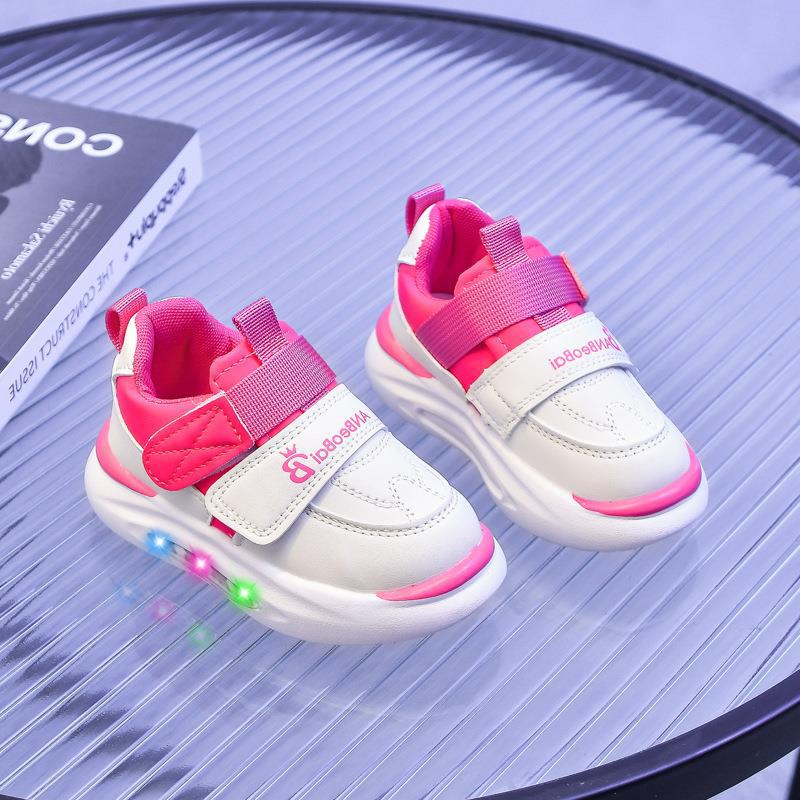 

Весна и осень 2025 Новые студенты Светодиодная подсветка 1-7 лет Детская спортивная обувь для мальчиков и девочек Кожа Легкая Светящаяся обувь 21-25 5 pairs with one hand розовый