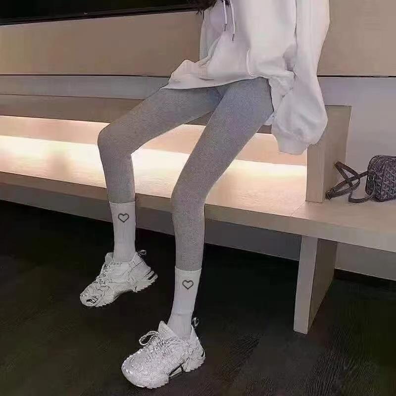 Kvinner Ensfarget Kjærlighetshjerte Svart Hvit Sports Korte Sokker Mote Søte Dame Jente Ankelsokker Lav Tube Båtsokker