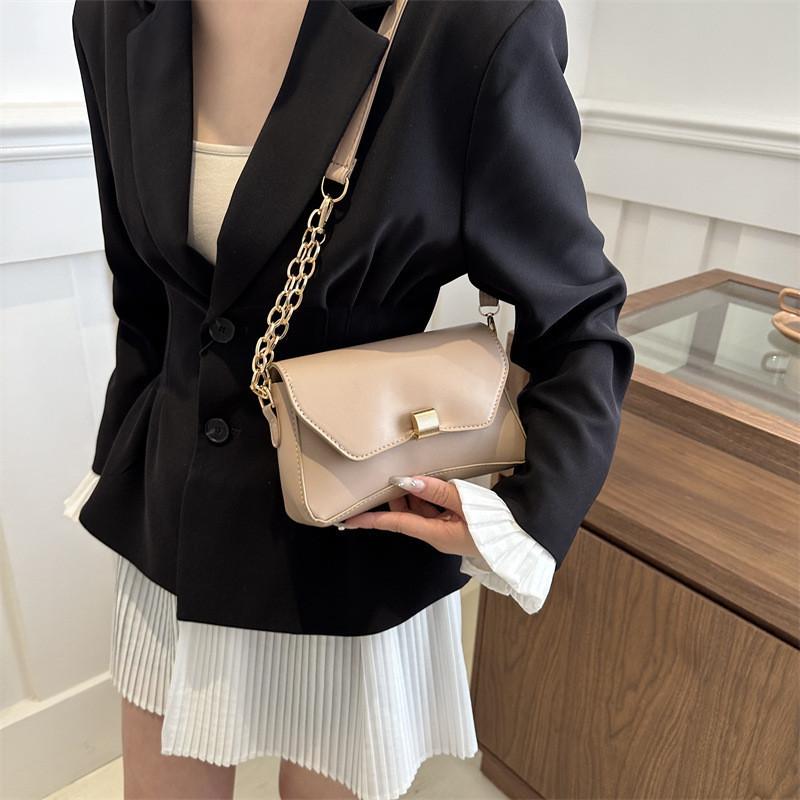 Summer 2024 Fashionable Chain Shoulder Bag With Lock Buckle Small Square Bag