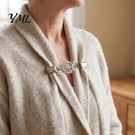 Gold Silver Cardigan Holders 4Pcs Vintage Sweater Clips for Women Girls, Retro Floral Clips, Elegant Scarf Clasps Clothing Decoration Shawl