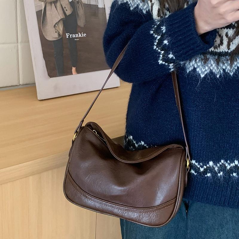 Niche Design Bag Women's New Popular Maillard Retro Shoulder Underarm Bag Versatile Messenger Dumpling Bag