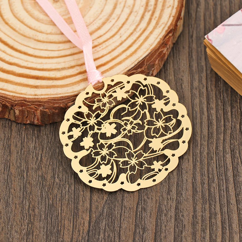 1Pc Chinese Style Metal Hollow Painted Bookmark Lotus Lotus Leaf Bookmark Creative Stationery Fine Holiday Gifts Art Accessories
