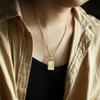 Stylish 26 Letters Square Charm Necklaces Stylish Jewelry Choker Figaro Link Chain Gold Color Tone Length Adjustable Voguish Souvenir Present