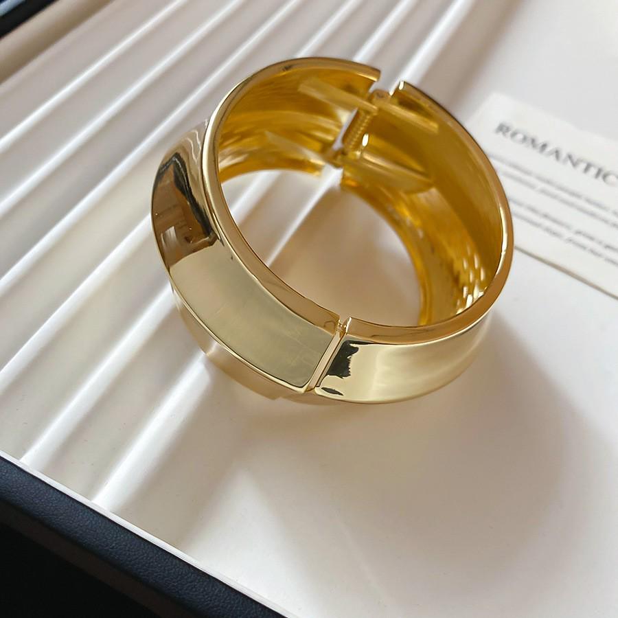 European-American Geometric Metallic Open Bangle: Simple, Versatile, Niche Design Bracelet
